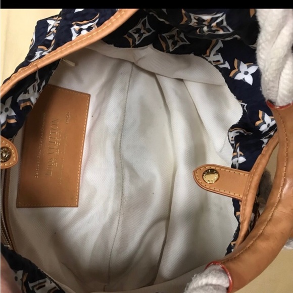 Louis Vuitton Bulles purse - Picture 4 of 8